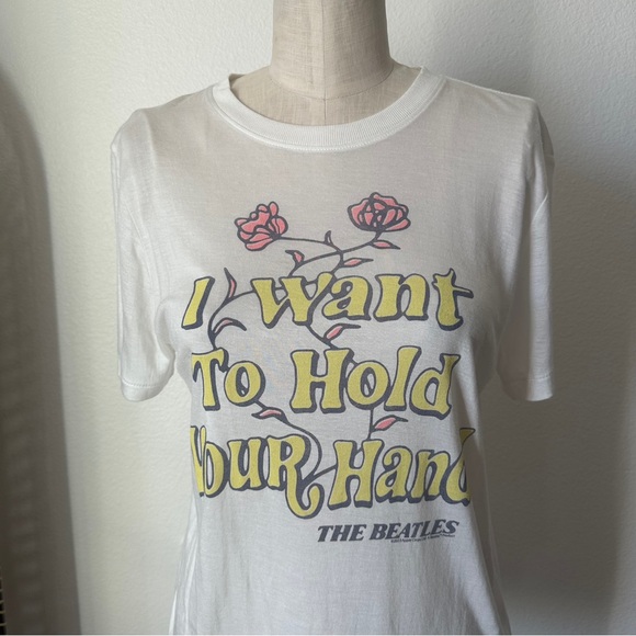 Junk Food Clothing The Beatles "I Want To Hold Your Hand" Tee - Picture 2 of 4